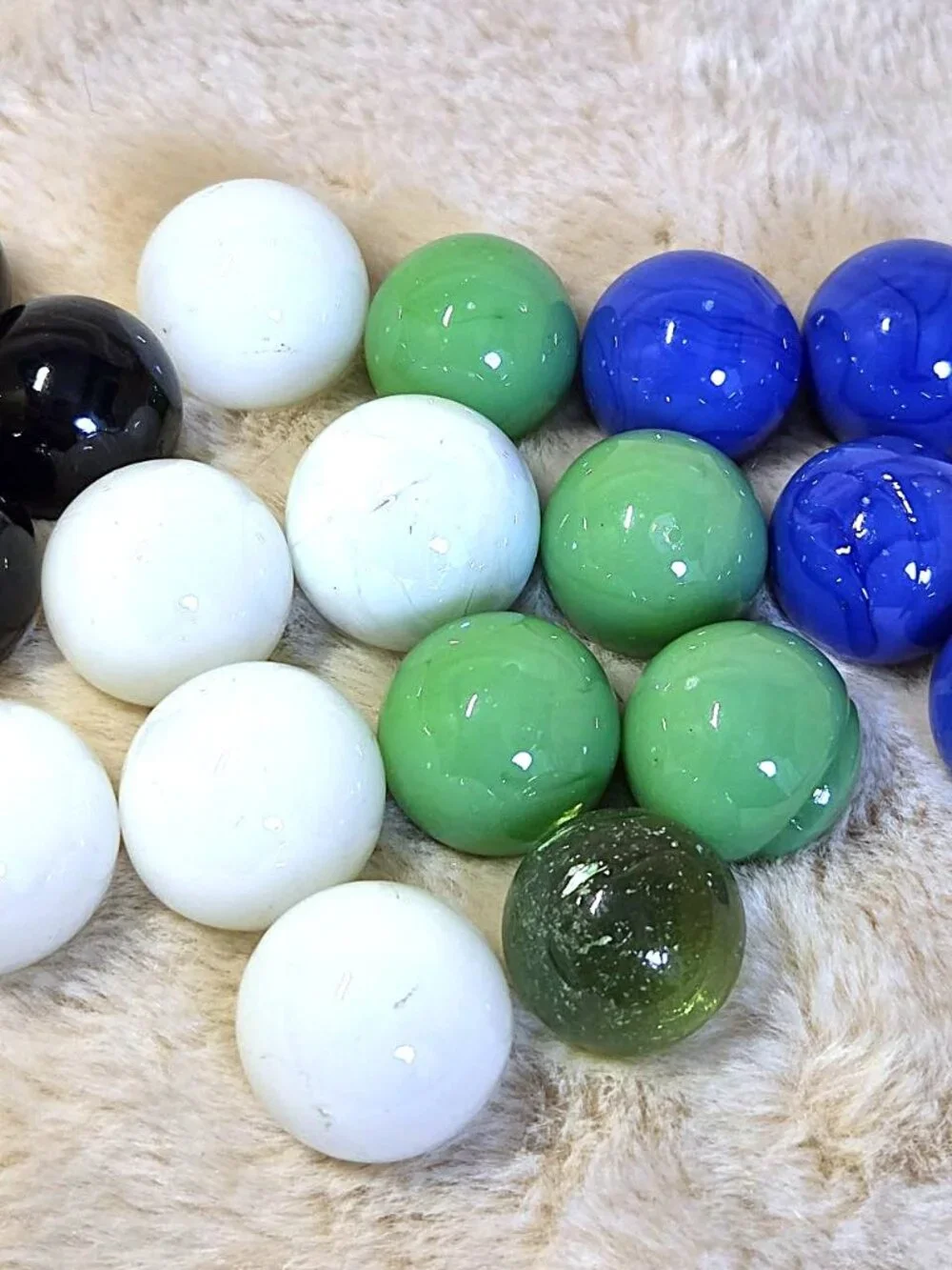 Lot of 26 Large Vintage Glass Marbles Blue Black White Green 1